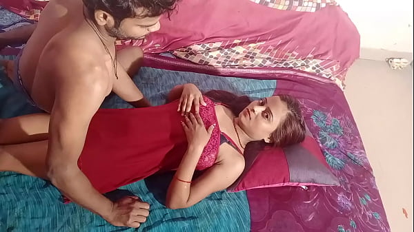 Istri India Terseksi Dengan Payudara Besar Menggoda, Bercinta Liar Dengan Suami – Suara Desi Hindi Panas