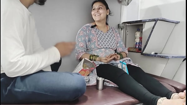 Gadis Muda Hot Digoyang Di Kereta Dari Kashmir Ke Kanyakumari