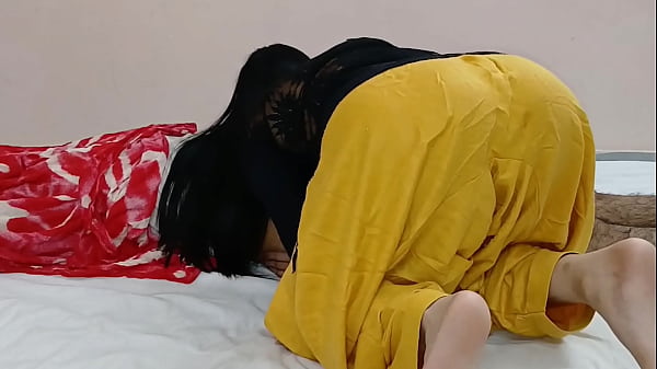 Bhabhi Yang Haus Dengan Memek Ketatnya Digoyang Dalam Video Porno Hindi