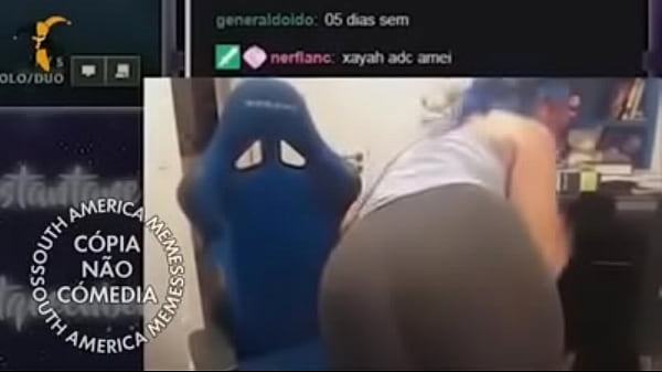 Gostosa Exibindo Tudo Na Live