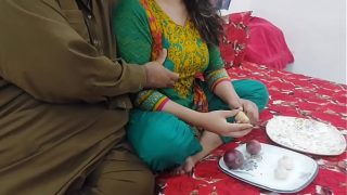 Gadis Desi Bantu Ibu Tirinya Potong Sayur Lalu Ngentot Pantat Besarnya, Istri Selingkuhin Suami Dengan Suara Hindi Jernih