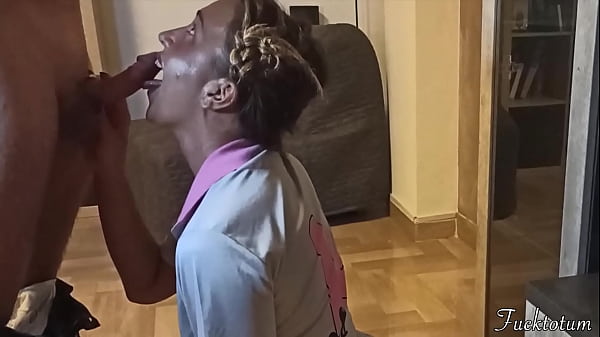 Cheerleader Culun Minta Permen, Malah Dijebak Kakek Tua Dan Disuruh Ngewe Mulut. Blowjob Halloween Sempurna Dengan Cumshot Deras Di Wajah Dan Seragamnya.