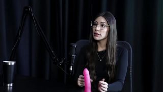 Melina Khalifa: Ibu Yang Dingin Di Ranjang, Tapi Liar Saat Deep Throat