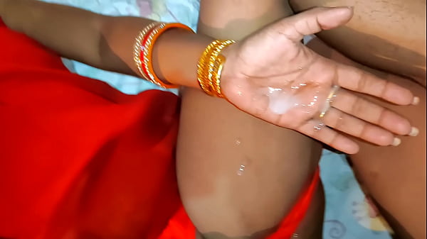 देसी कुतिया की नई गांड मारी हिंदी में पहली बार, धीरे-धीरे लोडा घुसाकर चिल्लाई