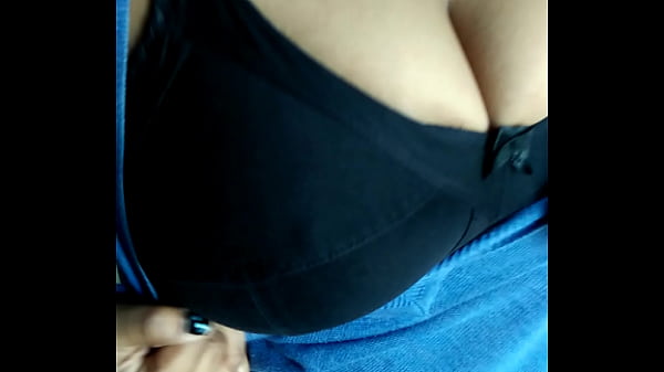 Payudara Desi Terbuka Menggoda