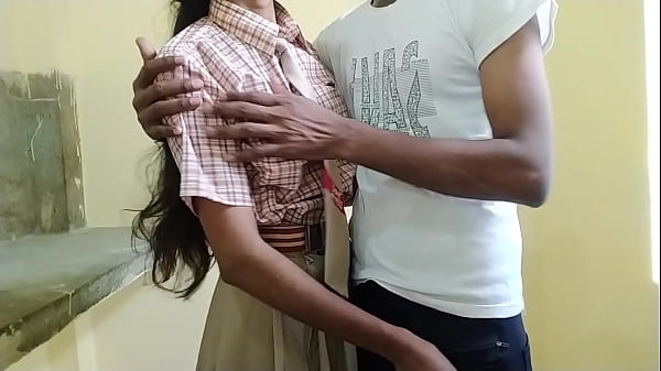 Pelajar Desi India Menggila Dengan Pacar Sekolahnya Yang Berusia 18 Tahun