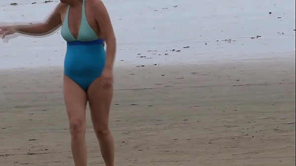 Mencukur Bulu Kemaluanku Di Pantai, Aku Memamerkan Diri Dan Sebelum Bercinta Dengan Kakak Iparku, Aku Merangsang Diri Sendiri