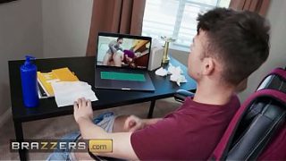 Jauh-jauh Dari Teman Sekamarku Yang Suka Ngentot, Jazz Sang Kuda Jantan / Brazzers / Masukkan Kode Xvpromo Di Situs Resmi Untuk Diskon