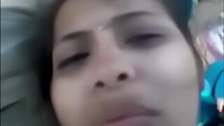 Rekaman Panas Pasangan Mesra Di Bawah Pohon