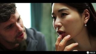 Gadis Kpop Asia Imut Ngeces Prekum – Cewek Jepang Dibekap Muka Dihentak Kontol