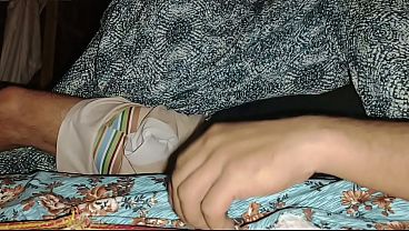 Malam Ini Mam Tiri Bikin Ketagihan, Jari Masuk Dalem, Air Muncrat Puas.