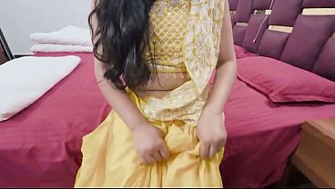 Bhabhi Bas Gili Chut Pe Jhuka Ke, Devar Ka Gussa Nikal Diya.