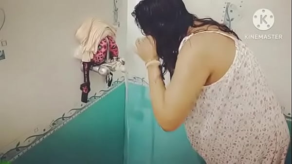 Mandi Panas Desi Yang Menggoda
