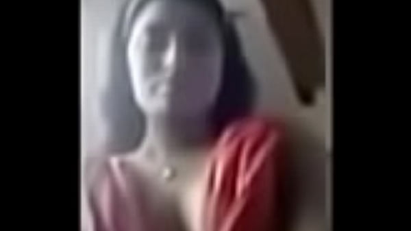 Payudara Montok Wanita India Terbuka Lebar