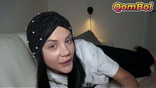 Ngewein Step-sister Hijab Turki Elnaz Sampe Minta Ampun