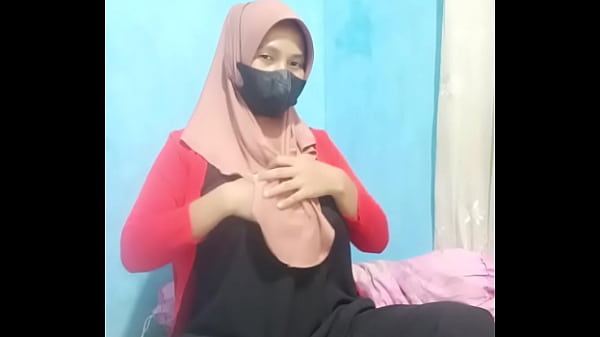 Gadis Hijab Lagi Colmek Pakai Dildo Sampe Crot Keluar.