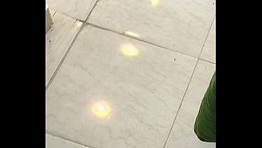 شرموطة مصرية نار صاحبت البيت بتتناك من سباك وصاحبه، كلام ساقع وصوت واضح وجسم يلبن العقل