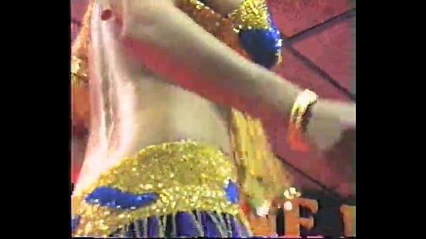 Cewek India Goyang Hot Di Panggung, Bikin Napsu Naik.