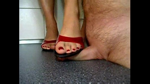 Bhabhi India Menggila, Injak-injak Kontol Si Devar Sampai Muncrat