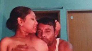 Bhabhi Bangladesh Goyang-goyang Crot, Suami Nonton Sambil Ngiler
