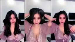 Miss Key Cantik Pamer Belahan Dada Mulus Bikin Ngiler
