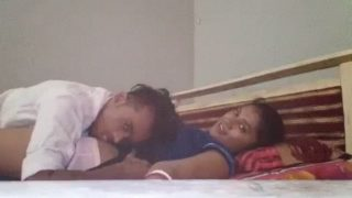 Ngentot Depan Pintu, Jilat Memek Tetangga Bhabhi Sambil Main Foreplay.