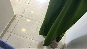 Film Bokep Tukang Ledeng Sama Temennya Ngewein Ibu Rumah Buat Benerin Kran, Suara Basah, Badan Montok, Dialog Panas Bikin Horny