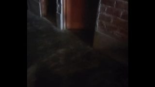 Ibu Muda Janda Hot Buka Pintu Rumah Buat Duit, Langsung Ngajak Masuk