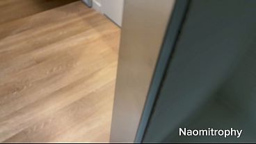 Liburan Seru Sama Kakak Tiri, Naomi Noel, Ngegas Di Ranjang.
