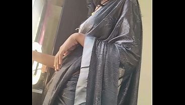 Shivani Bhabhi Ngentot Brutal Sama Temen Suami, Crot Dimana-mana.
