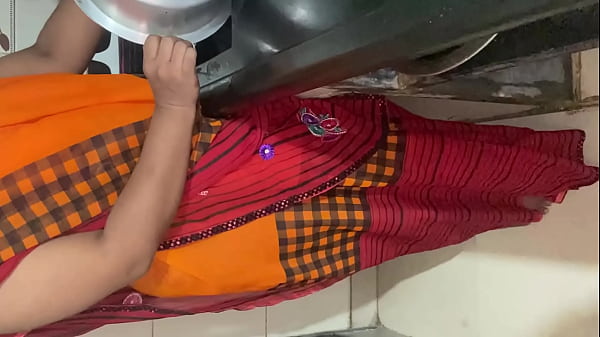 Bhabhi Ko Devar Dapur Se Kamar Me Bulakar Chod Diya, Uski Chikhein Sunke Garmi Chadh Gayi Viral Hindi Sex Mms Hindi Voice