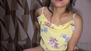 Tiap Hari Cewek India Montok Ini Bersihin Memek Dan Pipis, Bikin Ngilu Lihatnya. (a.i)