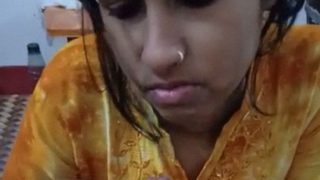 Memek Pembantu Desi Ngocok Kontol Anaknya