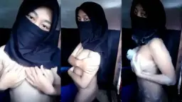 Tya Mandi Telanjang, Jilbab Hitam Basah, Bikin Liur Ngeces