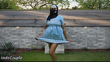 Mahasiswi Hijab Jogging Di Tempat Umum, Ngewe Cari Duit