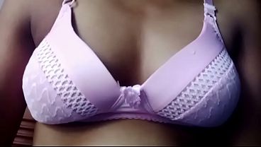 Malam Ini, Doi Pakai Baju Tipis, Badan Panas, Siap Dimakan.