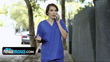 Natalie Porkman Dan Melanie Hicks Dapat Perlakuan Khusus Dari Doktor Mesum Yang Nakal
