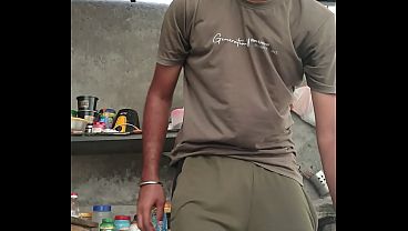 Cewek India Sendirian, Mainin Kontol Kecilnya Yang Lagi Mekar