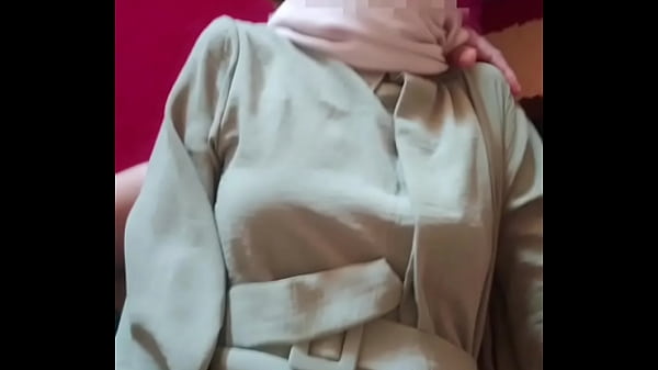 Saudari Tiri Berhijab Digebukin Pas Lebaran, Makin Kencang Makin Nikmat