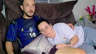 Kakak Tiri Digoda Abang Tiri Sambil Nonton Bola Brasil, Makin Panas Makin Basah