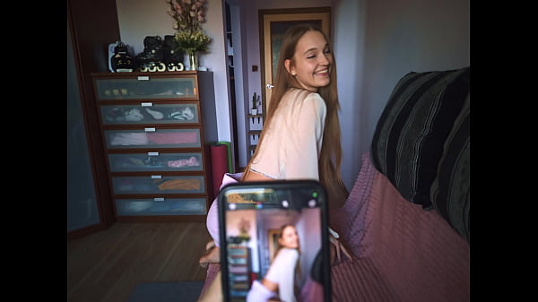 Bokep Kakak Tiri Seksi Minta Bantuan Difoto Ala Porno Buat Pacarnya
