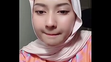 Jilbab Live, Goyangin Pantat Bikin Tegang