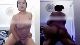 Yang Lagi Viral, Daster Ungu Bikin Paha Mulus Nampang.